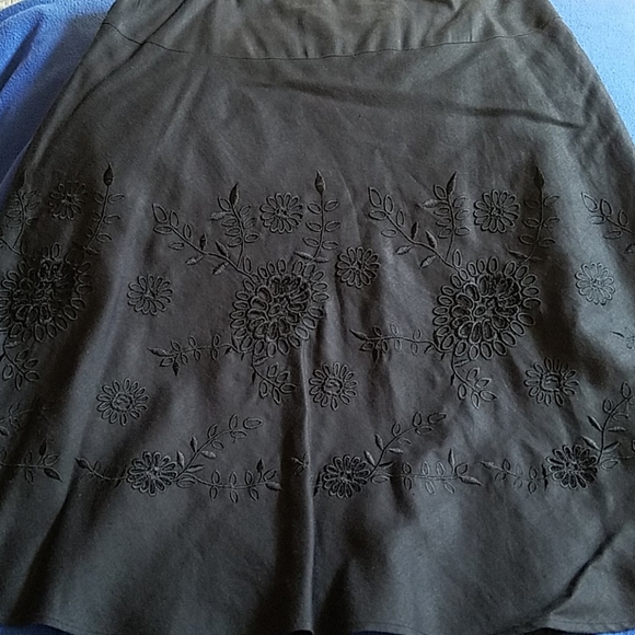 Black Embroidered Linen A-Line Skirt - Picture 5 of 7